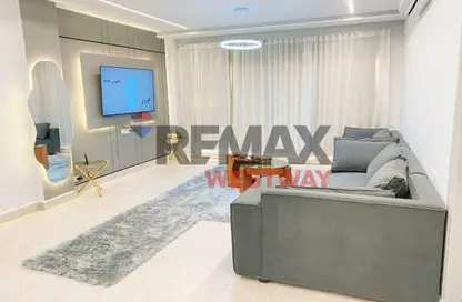 شقة - 2 غرف نوم - 2 حمامات للايجار في 6 ويست - بيفرلي هيلز - كمبوندات الشيخ زايد - الشيخ زايد - الجيزة