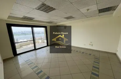 طابق كامل - استوديو - 5 حمامات للايجار في شارع كورنيش النيل - المعادي - حي المعادي - القاهرة