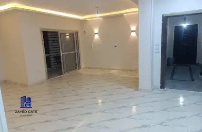 Apartment - 3 Bedrooms - 2 Bathrooms for rent in Al Khamayel city - Sheikh Zayed Compounds - Sheikh Zayed City - Giza