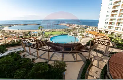 شقة - 6 غرف نوم - 5 حمامات للايجار في سان ستيفانو - حي شرق - الاسكندرية