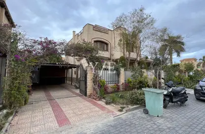 Villa - 5 Bedrooms - 4 Bathrooms for sale in Al Safwa - 26th of July Corridor - 6 October City - Giza
