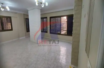 Apartment - 3 Bedrooms - 1 Bathroom for rent in Hosny Othman St. - Al Sefarat District - Nasr City - Cairo