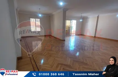 شقة - 3 غرف نوم - 3 حمامات للبيع في شارع السيدة سكينة إبنت الحسين - كفر عبده - رشدي - حي شرق - الاسكندرية