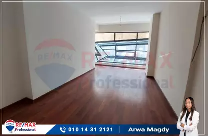 Office Space - Studio - 1 Bathroom for rent in Abdel Salam Aref St. - Laurent - Hay Sharq - Alexandria