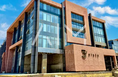 Office Space - Studio - 3 Bathrooms for sale in Three Sixty - 5th Settlement Compounds - The 5th Settlement - New Cairo City - Cairo Office Space - Studio - 3 Bathrooms for sale in Three Sixty - 5th Settlement Compounds - The 5th Settlement - New Cairo City - Cairo