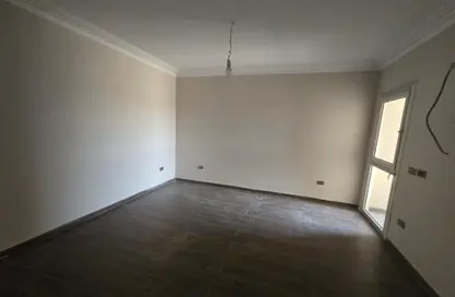 Apartment - 3 Bedrooms - 2 Bathrooms for rent in Zahraa El Maadi - Hay El Maadi - Cairo