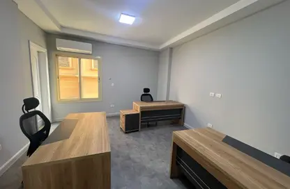 Office Space - Studio - 4 Bathrooms for rent in Maadi - Hay El Maadi - Cairo