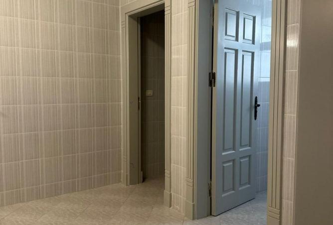 8253300 - Property Image 2