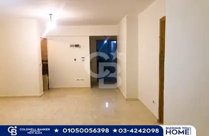 مساحات مكتبية - استوديو - 2 حمامات للبيع في سبورتنج - حي شرق - الاسكندرية
