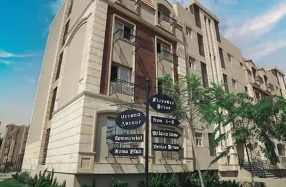 Apartment - 3 Bedrooms - 3 Bathrooms for sale in Rock Vera - 5th Settlement Compounds - The 5th Settlement - New Cairo City - Cairo