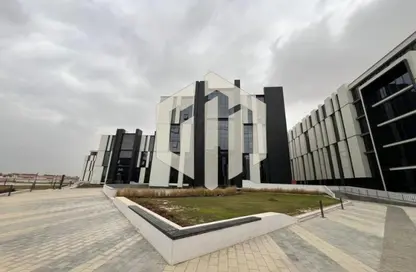Office Space - Studio - 2 Bathrooms for sale in Mountain View Hyde Park - 5th Settlement Compounds - The 5th Settlement - New Cairo City - Cairo