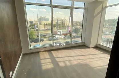 Office Space - Studio - 1 Bathroom for rent in Arkan Plaza - 26th of July Corridor - Sheikh Zayed City - Giza