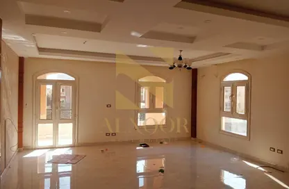 Apartment - 3 Bedrooms - 2 Bathrooms for rent in Street 100   Al Fairouz St. - 10th District - Sheikh Zayed City - Giza