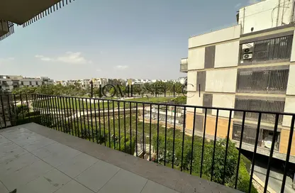 Apartment - 3 Bedrooms - 3 Bathrooms for sale in The Courtyards - Sheikh Zayed Compounds - Sheikh Zayed City - Giza