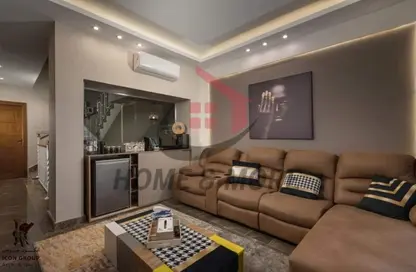 Townhouse - 3 Bedrooms - 4 Bathrooms for sale in The Courtyards - Sheikh Zayed Compounds - Sheikh Zayed City - Giza