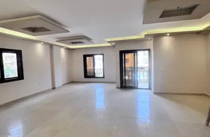 Apartment - 4 Bedrooms - 2 Bathrooms for rent in Doctor Ali Mosharafa St. - Al Narges 6 - Al Narges - New Cairo City - Cairo