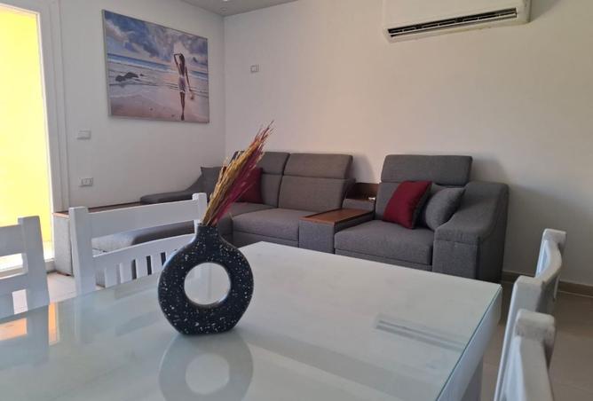 8280016 - Property Image 2