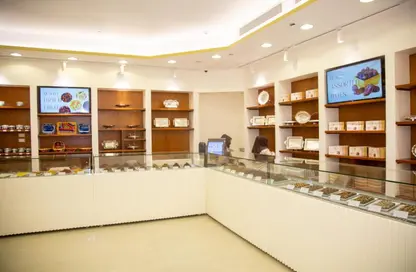 محل تجاري - استوديو للايجار في شارع الشباب - الشيخ زايد - الجيزة