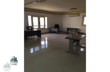 Apartment - 3 Bedrooms - 3 Bathrooms for sale in Al Nasr St. - El Laselky - New Maadi - Hay El Maadi - Cairo