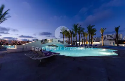 Chalet - 2 Bedrooms - 2 Bathrooms for sale in Mountain View - Ras Al Hekma - North Coast