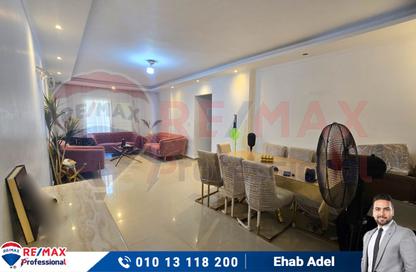 شقة - 3 غرف نوم - 2 حمامات للبيع في شارع محرم بك - محرم بك - حي وسط - الاسكندرية