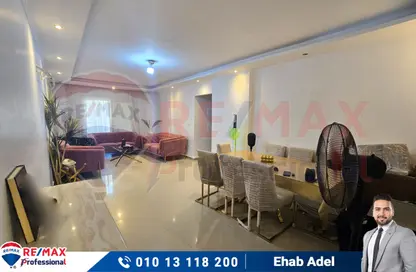 شقة - 3 غرف نوم - 2 حمامات للبيع في شارع محرم بك - محرم بك - حي وسط - الاسكندرية