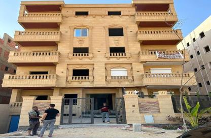 Apartment - 3 Bedrooms - 3 Bathrooms for sale in 1st Neighborhood - 8th Area - Shorouk City - Cairo