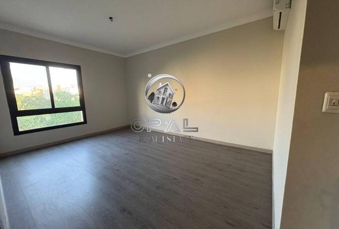 8220599 - Property Image 3