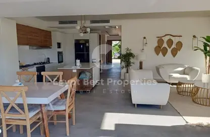 دوبلكس - 4 غرف نوم - 4 حمامات للبيع في دايركشن وايت - راس الحكمة - الساحل الشمالي