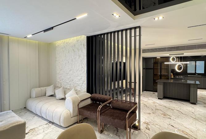 8232907 - Property Image 2