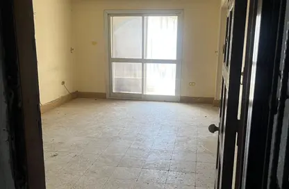 Apartment - 2 Bedrooms - 2 Bathrooms for sale in 1st District - Sheikh Zayed City - Giza
