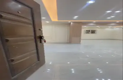 شقة - 3 غرف نوم - 3 حمامات للبيع في شارع الغزل و النسيج - المهندسين - الجيزة
