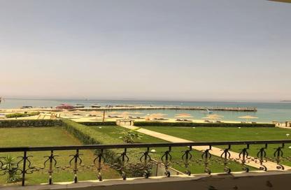 شاليه - غرفة نوم - 2 حمامات للبيع في منتجع لولي بيتش - العين السخنة - السويس