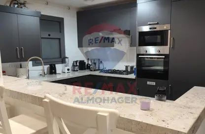 Apartment - 2 Bedrooms - 1 Bathroom for sale in Sun Capital - Fayoum Desert road - 6 October City - Giza