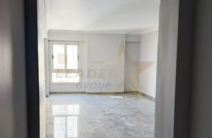 Apartment - 2 Bedrooms - 1 Bathroom for rent in El Riada School St. - Smouha - Hay Sharq - Alexandria