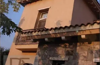 Villa - 4 Bedrooms - 3 Bathrooms for sale in Uptown Cairo - Mokattam - Cairo