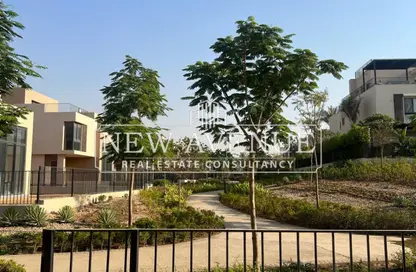 Villa - 3 Bedrooms - 4 Bathrooms for sale in Sodic East - 6th District - New Heliopolis - Cairo