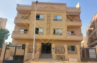 Apartment - 5 Bedrooms - 3 Bathrooms for sale in Al Narges 2 - Al Narges - New Cairo City - Cairo