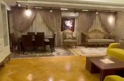شقة - 3 غرف نوم - 3 حمامات للبيع في شارع أبو الكرامات - العجوزة - الجيزة