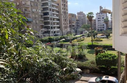 Apartment - 3 Bedrooms - 1 Bathroom for sale in Ammar Ibn Yasser St. - El Hegaz Square - El Nozha - Cairo