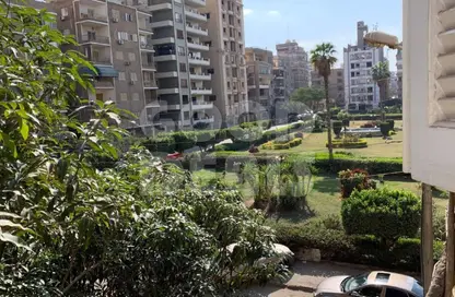 Apartment - 3 Bedrooms - 1 Bathroom for sale in Ammar Ibn Yasser St. - El Hegaz Square - El Nozha - Cairo