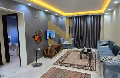 Apartment - 2 Bedrooms - 1 Bathroom for rent in Street 13 - 13th District - Sheikh Zayed City - Giza
