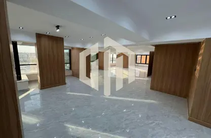 مساحات مكتبية - استوديو - 1 حمام للايجار في وان قطامية - كمبوندات القطامية - القطامية - مدينة القاهرة الجديدة - القاهرة