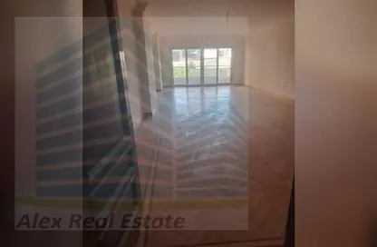 شقة - 3 غرف نوم - 2 حمامات للايجار في شارع أديمون فريمون - سموحة - حي شرق - الاسكندرية