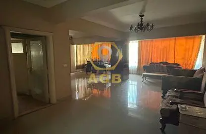 Apartment - 3 Bedrooms - 2 Bathrooms for sale in Mousa Ibn Naseer St. - Al Hadiqah Al Dawliyah - 7th District - Nasr City - Cairo