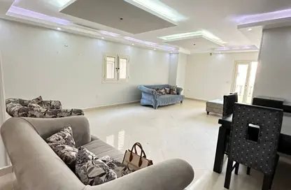 Apartment - 3 Bedrooms - 2 Bathrooms for rent in Zahraa El Maadi - Hay El Maadi - Cairo