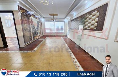 شقة - 4 غرف نوم - 2 حمامات للبيع في شارع كفر عبده - كفر عبده - رشدي - حي شرق - الاسكندرية