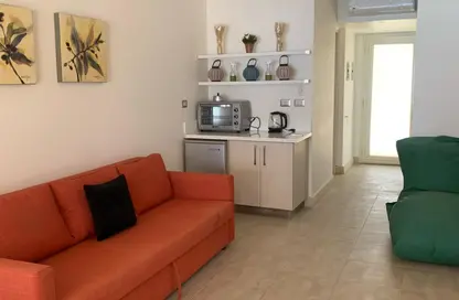 كبينه - غرفة نوم - 1 حمام للايجار في هاسييندا وايت - سيدي عبد الرحمن - الساحل الشمالي
