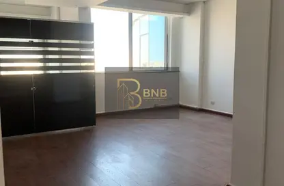 مساحات مكتبية - استوديو - 2 حمامات للايجار في شارع التسعين الشمالي - التجمع الخامس - مدينة القاهرة الجديدة - القاهرة