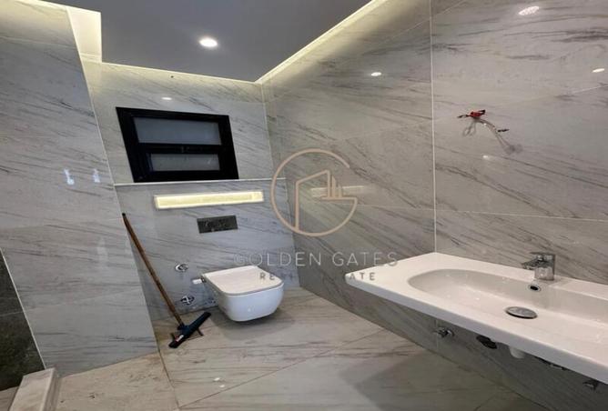 8220828 - Property Image 3